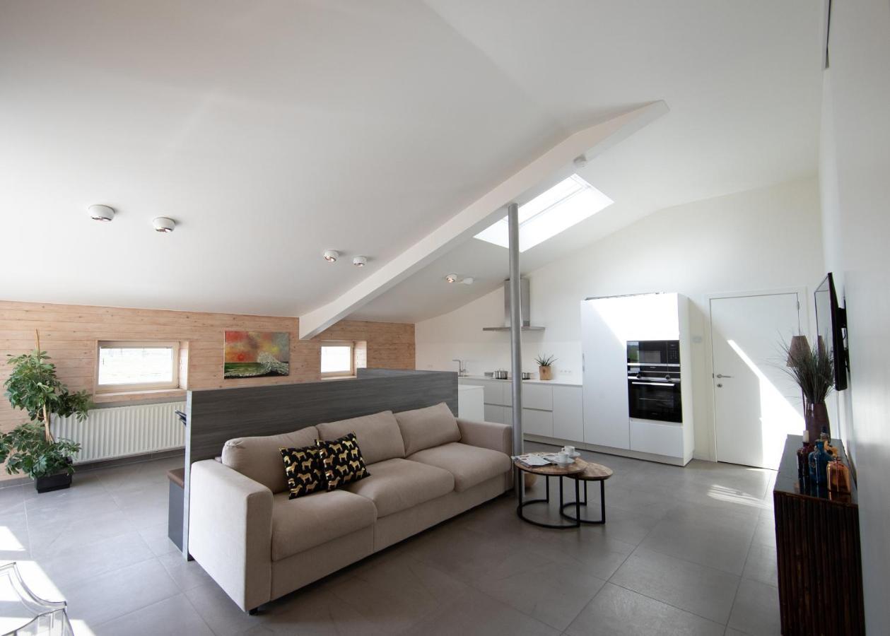 Landelijk Vakantiehuis In Diksmuide Met Een Tuin En Vijver Luaran gambar