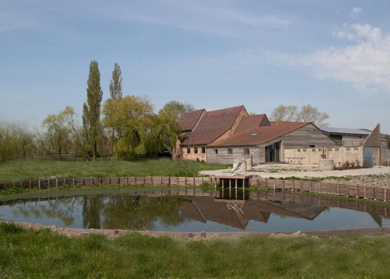 Landelijk Vakantiehuis In Diksmuide Met Een Tuin En Vijver Luaran gambar