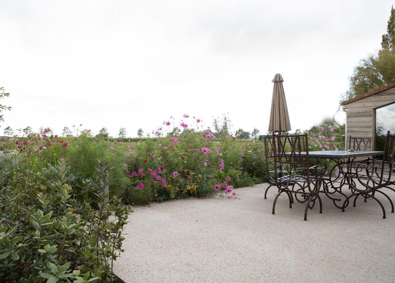 Landelijk Vakantiehuis In Diksmuide Met Een Tuin En Vijver Luaran gambar