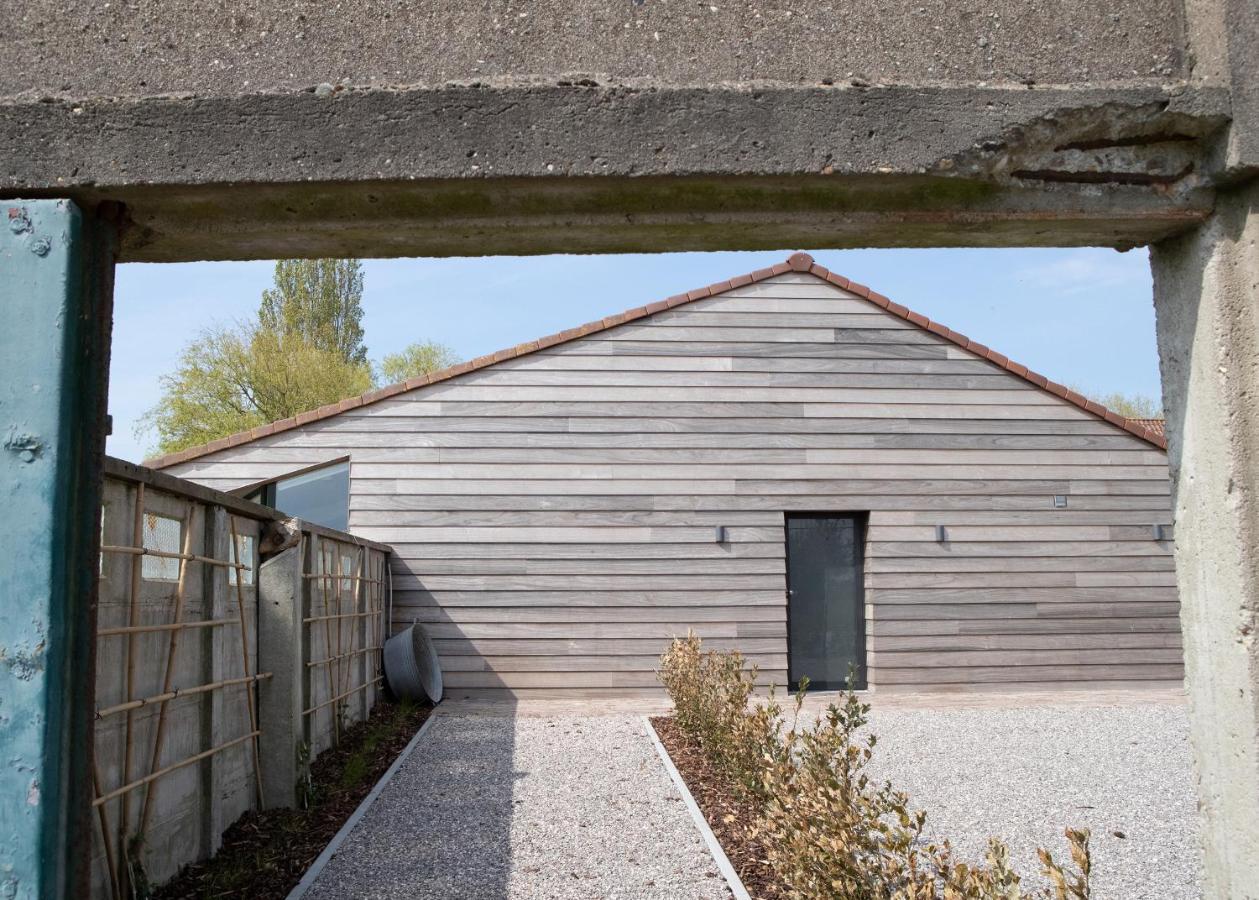 Landelijk Vakantiehuis In Diksmuide Met Een Tuin En Vijver Luaran gambar