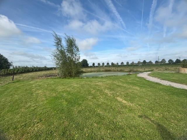Landelijk Vakantiehuis In Diksmuide Met Een Tuin En Vijver Luaran gambar